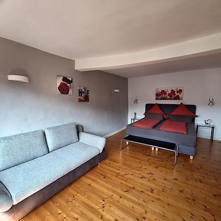 Apartamento Moselperle- Urlaub Im Historischen Fachwerkhaeuschen Bullay Exterior foto