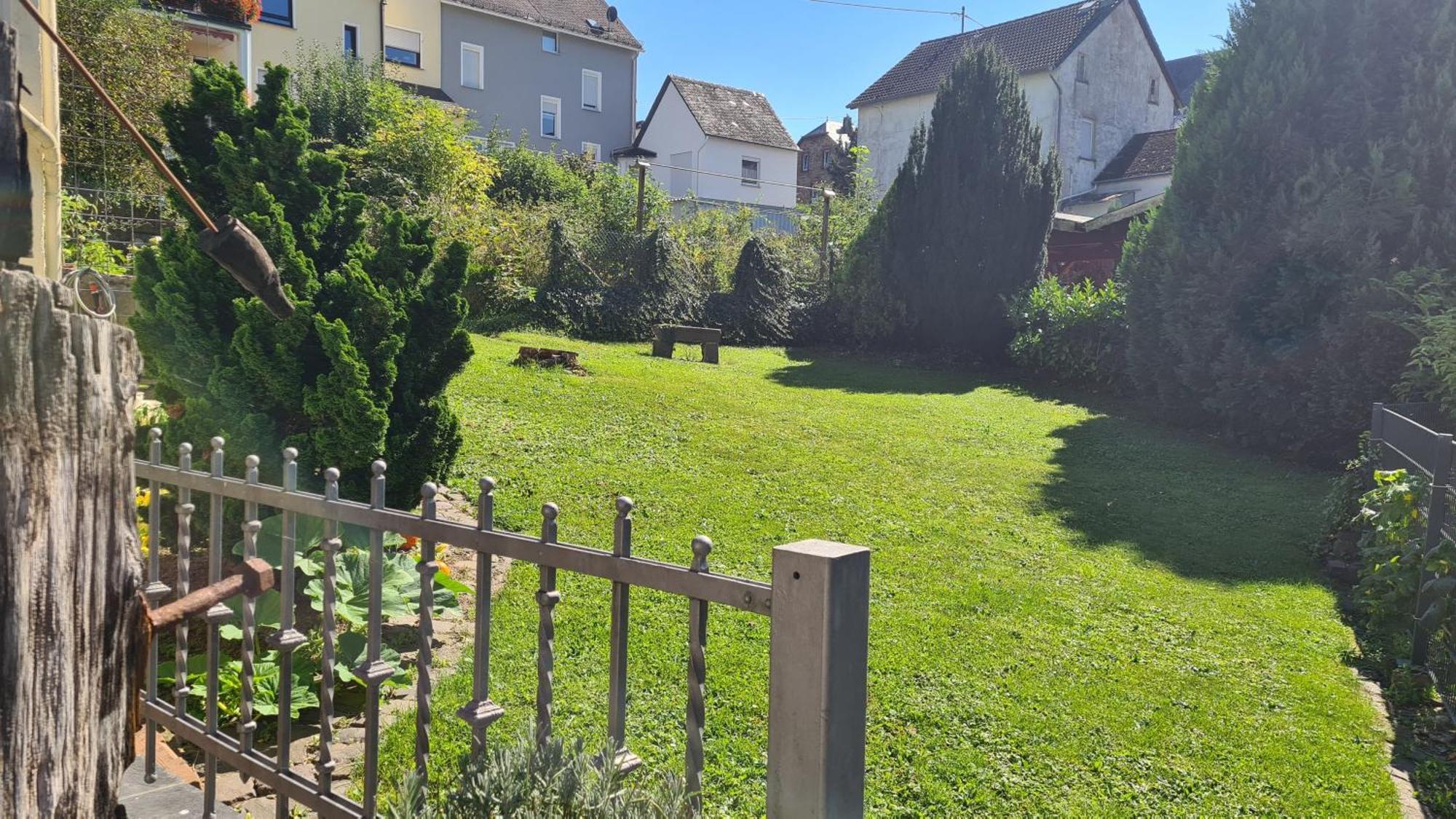 Apartamento Moselperle- Urlaub Im Historischen Fachwerkhaeuschen Bullay Exterior foto