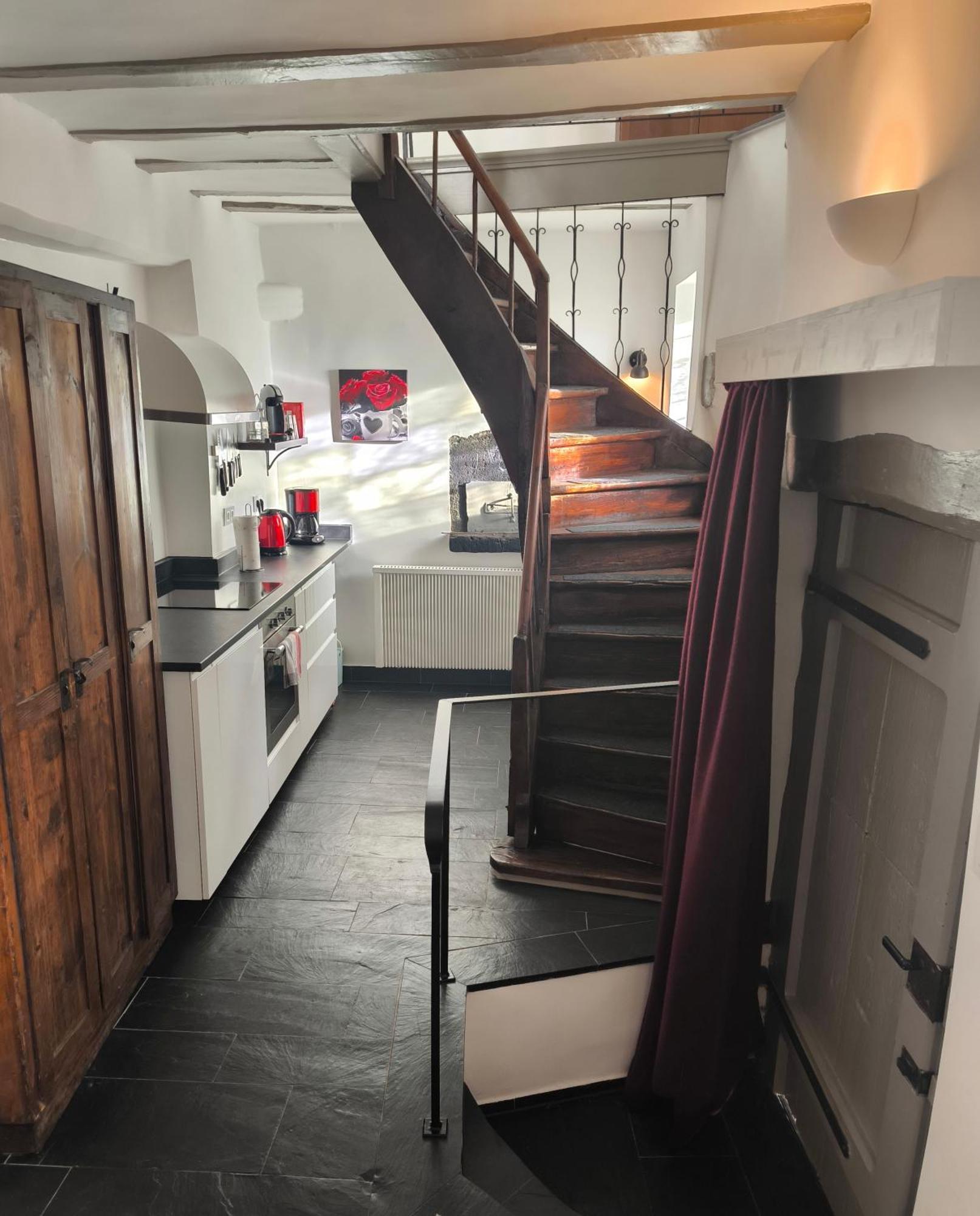 Apartamento Moselperle- Urlaub Im Historischen Fachwerkhaeuschen Bullay Exterior foto