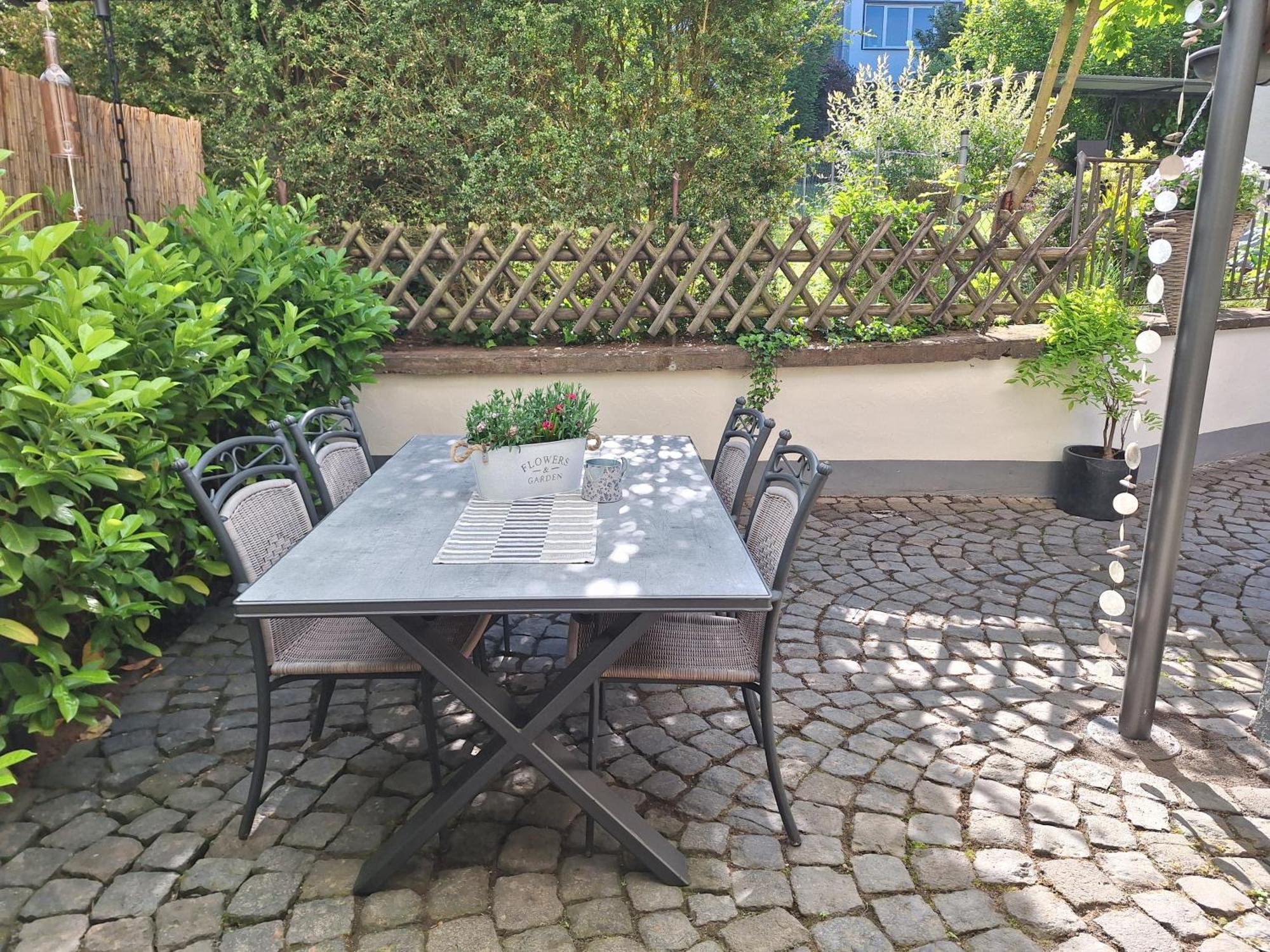 Apartamento Moselperle- Urlaub Im Historischen Fachwerkhaeuschen Bullay Exterior foto